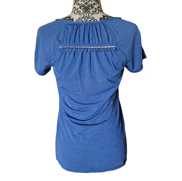 Lululemon t-shirt size 6 - Picture 2 of 9